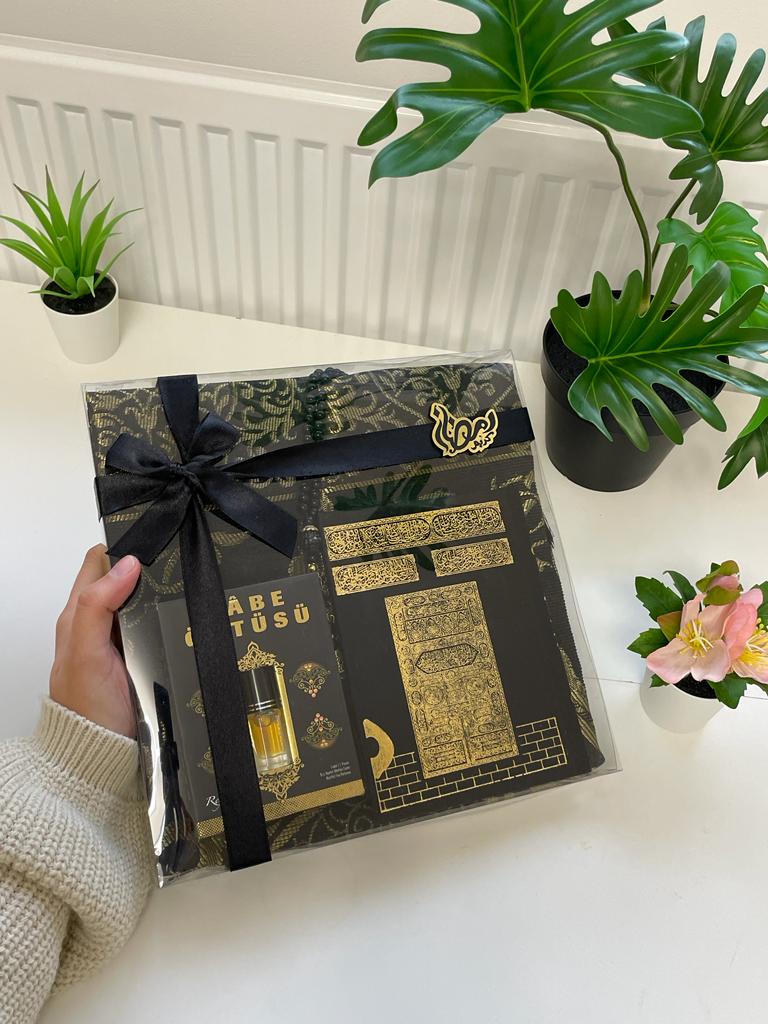 طقم الصلاة للحج والعمرة مع عطر الكعبة