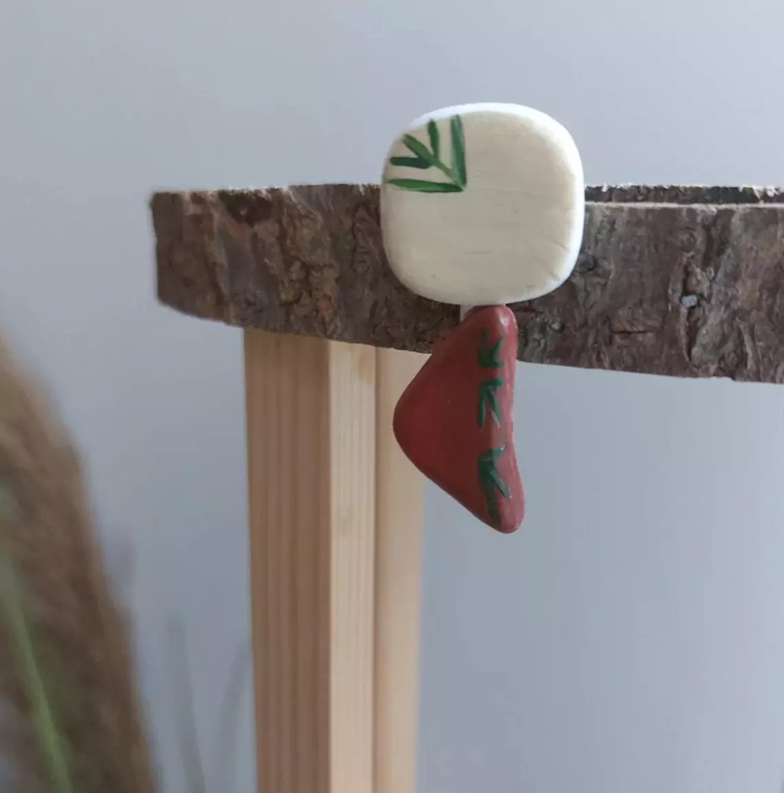 Palestinian Geometric Tatreez Pin - Handmade- Clay/Brass