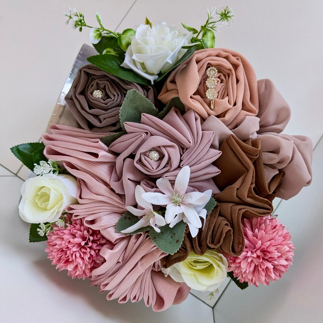 Hat Box Hijab Bouquet - Islamic Gift For Birthday, Umrah, Hajj, Graduation, Eid, Muslim Revert, New Muslim - Hijab Bouquet For Her, Daughter, Wife, Sister, Mother