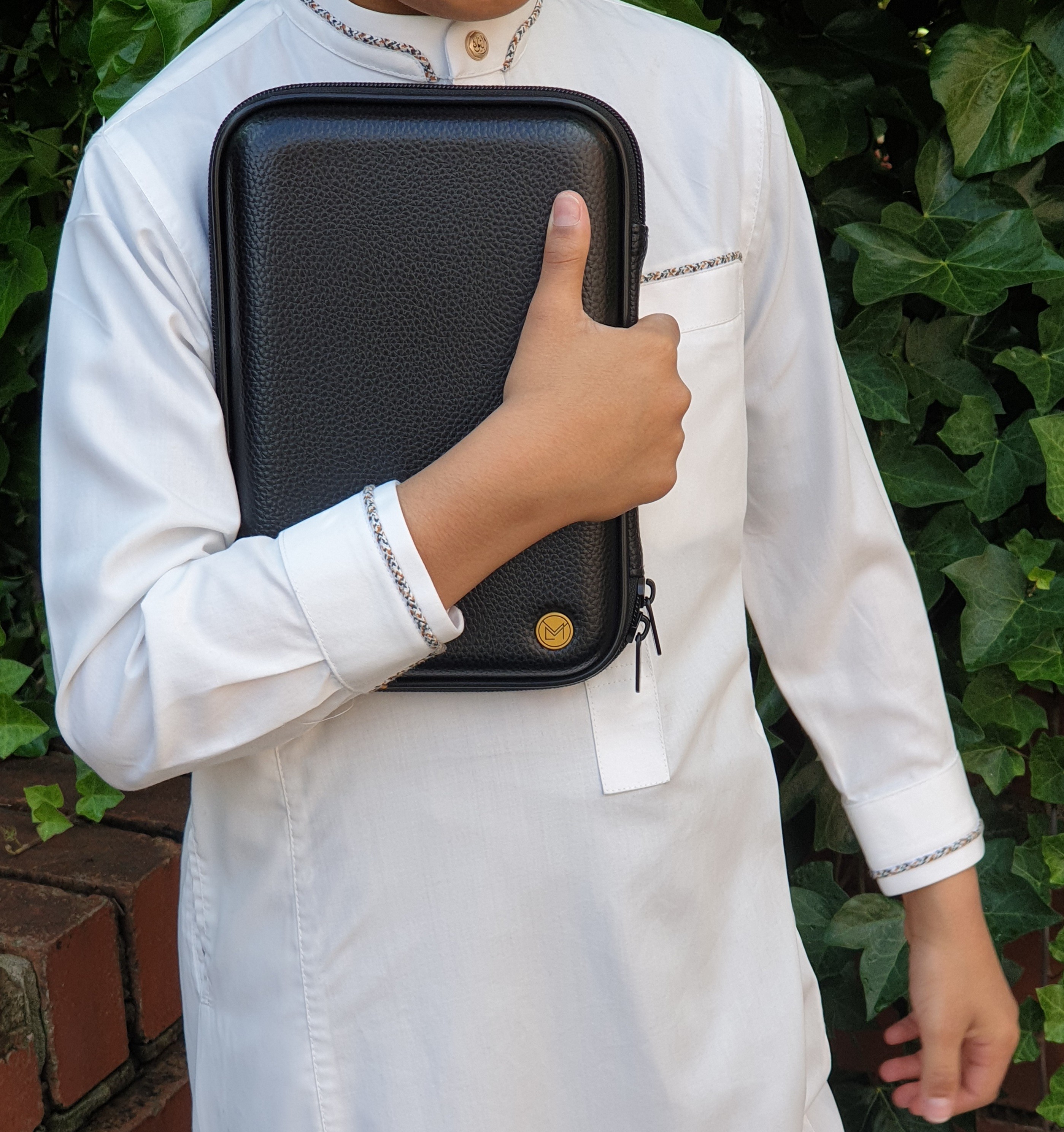 Mus'haf Ltd - Black With Black Trim - Stylish Case - Zip Fastening